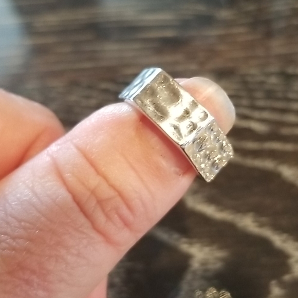 Silver unique hammered hexagon ring size 6.5 - Picture 4 of 4